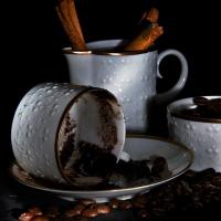 Jak prawidłowo przeprowadzić rytuał wróżenia na fusach kawy: interpretacja znaczeń
